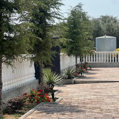 Apartment-hotel Lulaj شقة فندقية *